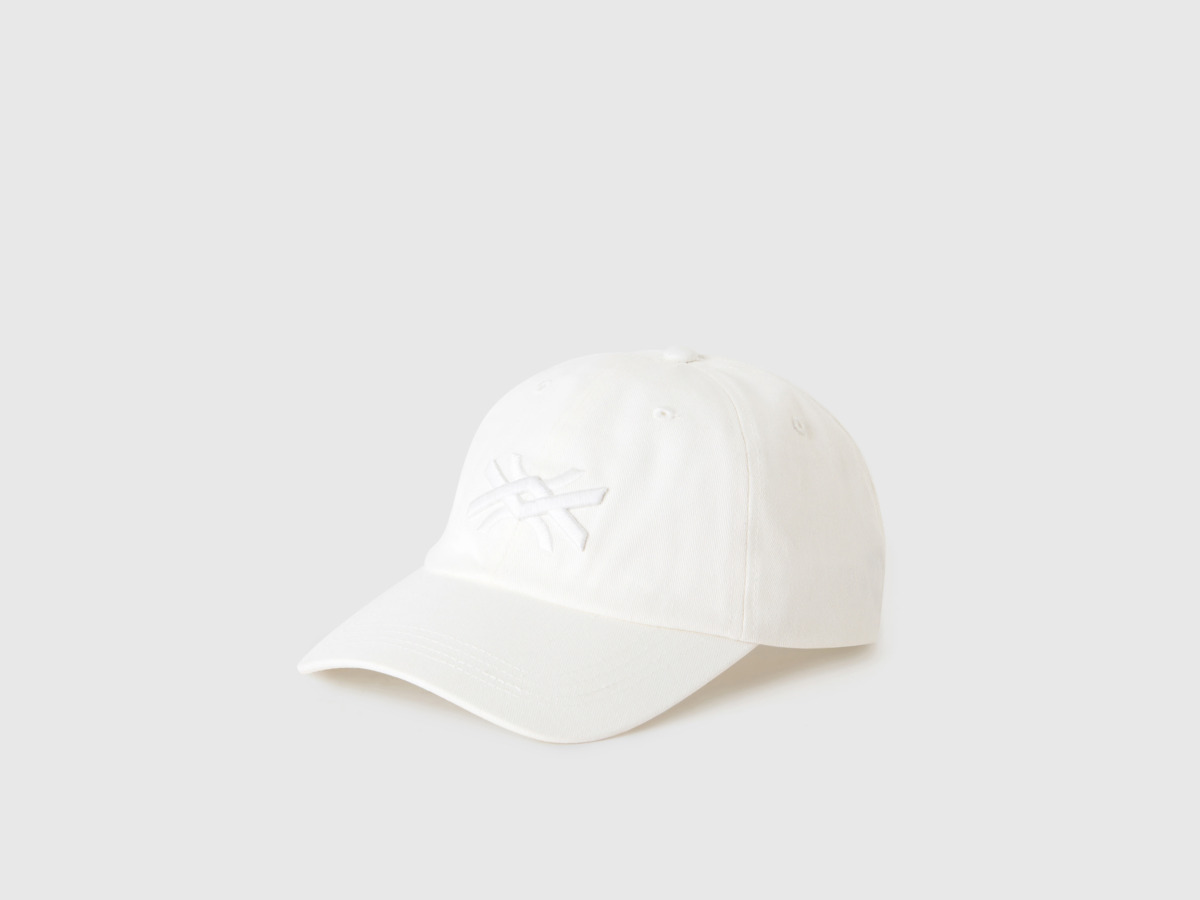 Benetton United Colors Of Hat In White With Embroidered Logo Os White Male Mens HATS GOOFASH