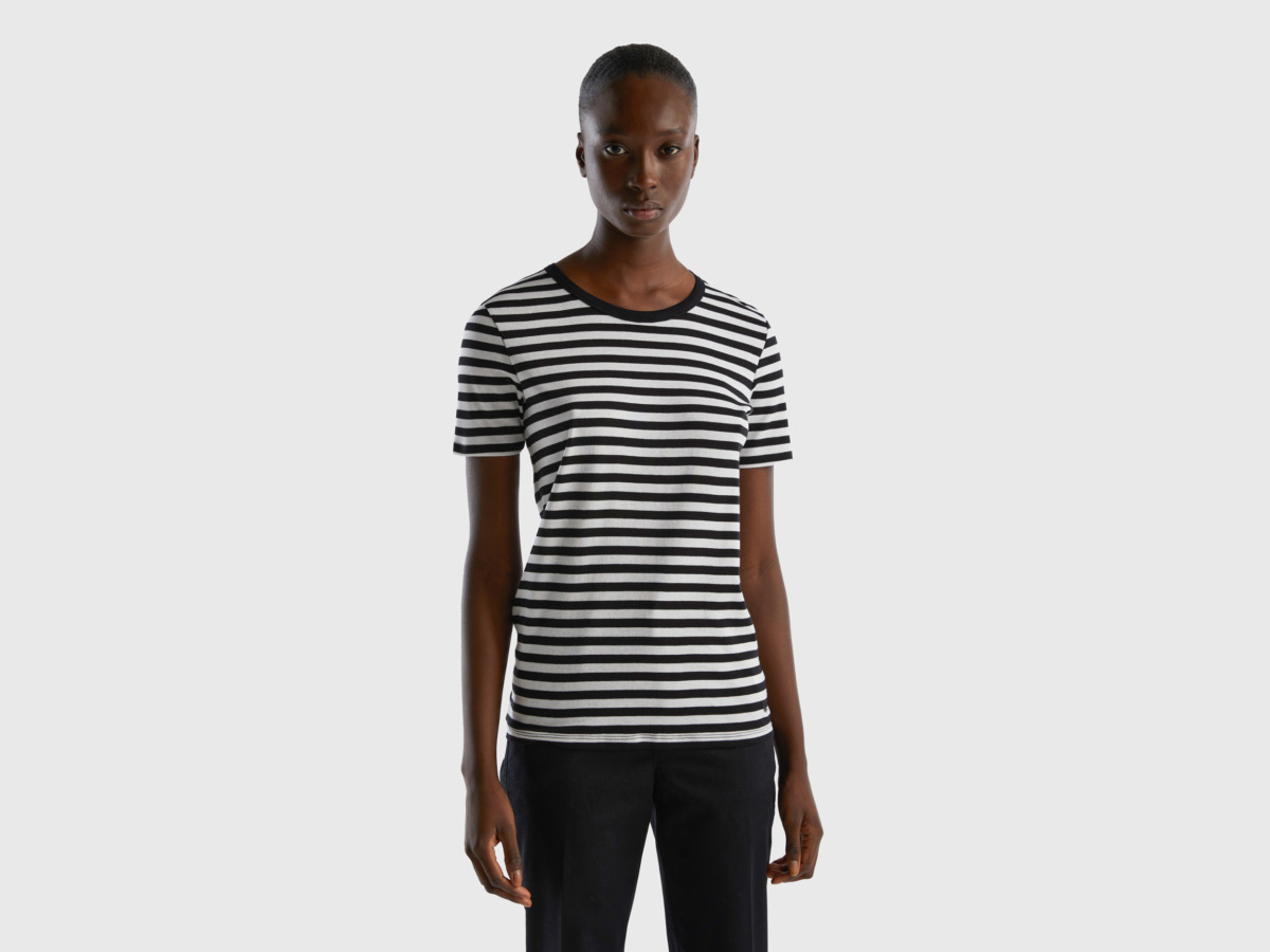 Benetton United Colors Of Online Exclusive Striped T-Shirt With Round Neck Black Female Womens T-SHIRTS GOOFASH