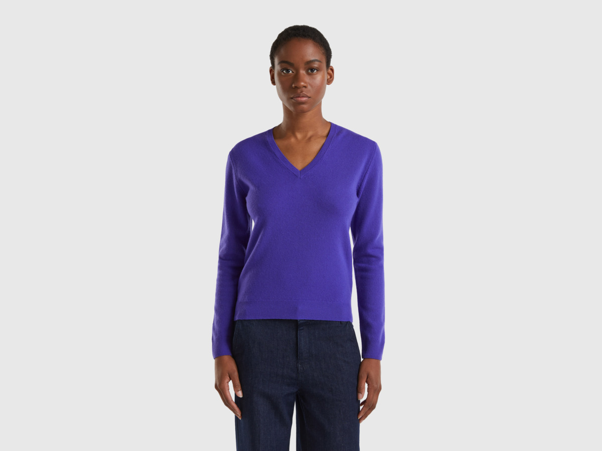 Benetton United Colors Of Pullover Made Of Pure Merino In Deep Blue With V-Neck Blue Female Womens SWEATERS GOOFASH