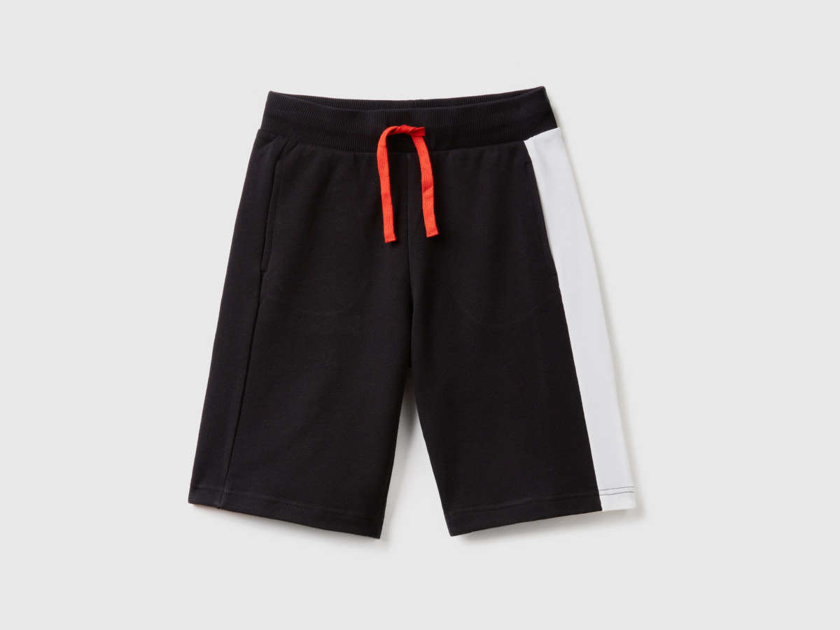 Benetton United Colors Of Shorts With Stripes In Contrast Color Black Male Mens SHORTS GOOFASH