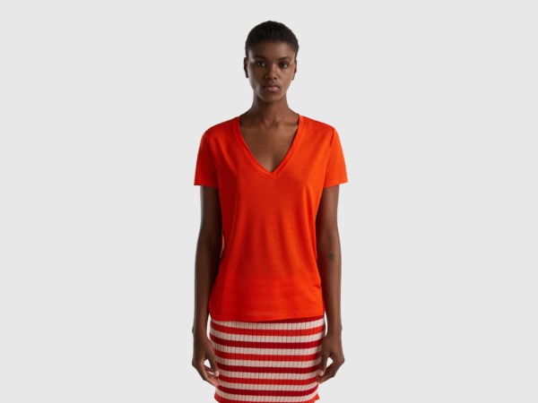 Benetton United Colors Of T-Shirt With V-Neck Made Of Sustainable Orange Female Womens T-SHIRTS GOOFASH