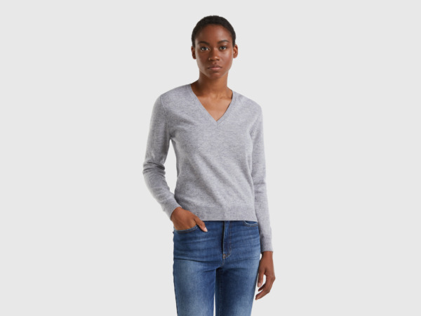 Grey Pullover Made Of Pure Merino In Light Gray With V-Neck Light Gray Female Benetton Womens SWEATERS GOOFASH