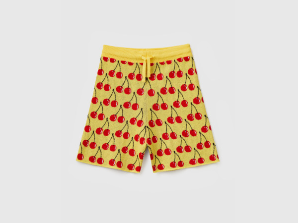 Men Benetton United Colors Of Bermudas With Cherry Pattern In Yellow Yellow Paint Mens SHORTS GOOFASH