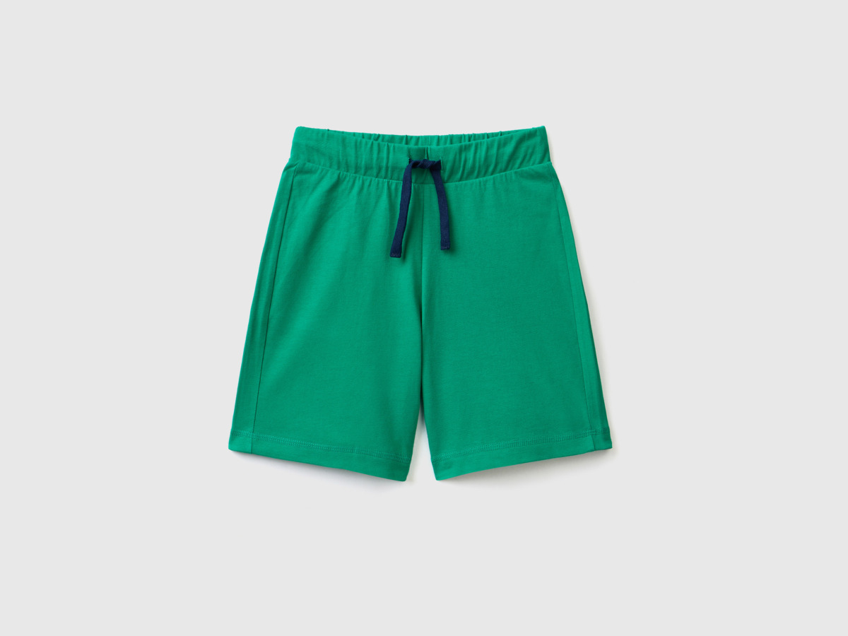 Men's United Colors Of Bermudas Made Of Green Paint Benetton Mens SHORTS GOOFASH