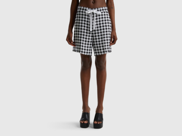 United Colors Of Bermuda With Print And Tunnel Train Black Female Benetton Womens SHORTS GOOFASH