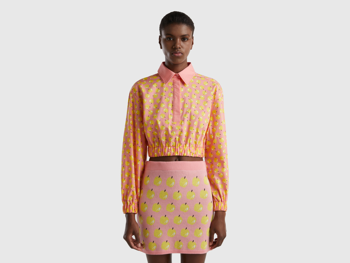 United Colors Of Cropped Blouse In Pink With Apple Print Pink Female Benetton Womens BLOUSES GOOFASH
