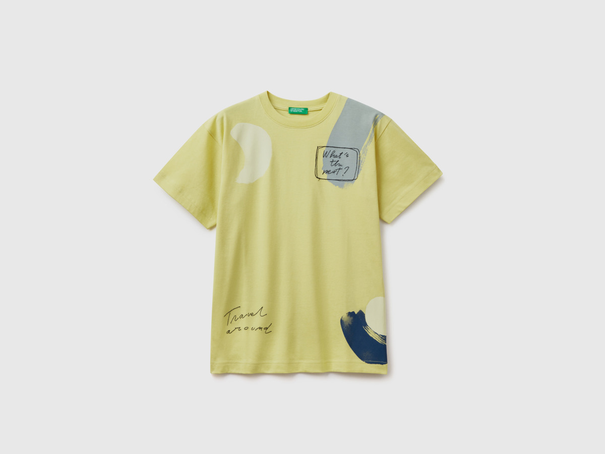 United Colors Of T-Shirt With Prints And Embroidery Yellow Male Benetton Mens T-SHIRTS GOOFASH