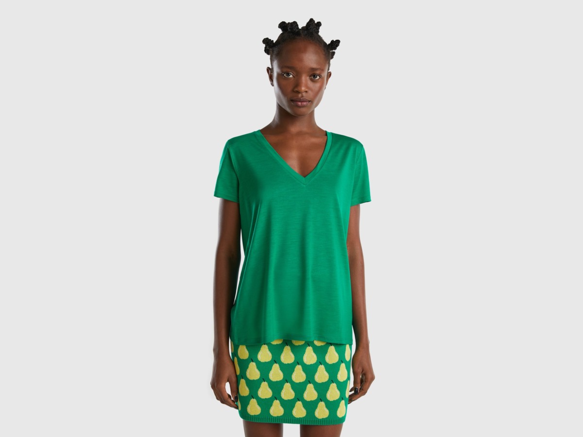 United Colors Of T-Shirt With V-Neck Made Of Sustainable Green Female Benetton Womens T-SHIRTS GOOFASH