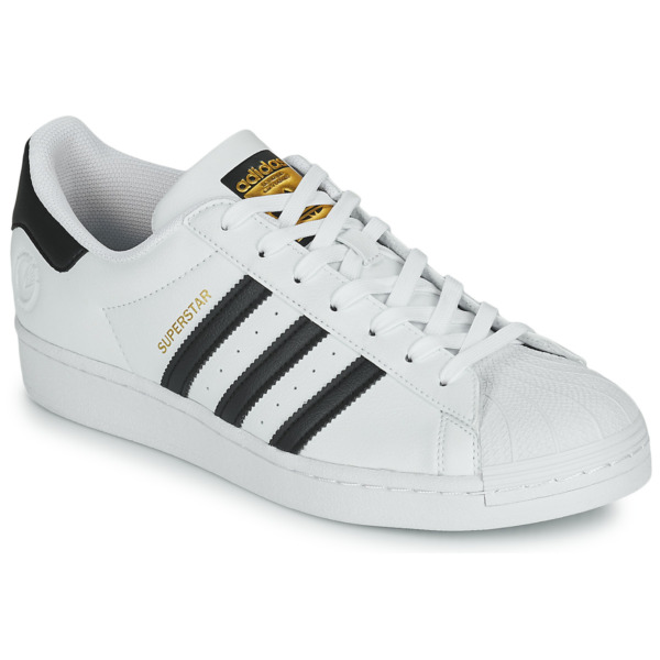 Adidas - Lady Superstars in White at Spartoo GOOFASH