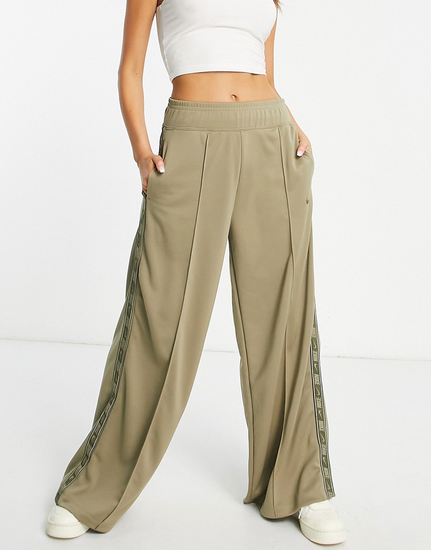 Asos - Sweatpants in Green for Woman from Nike GOOFASH