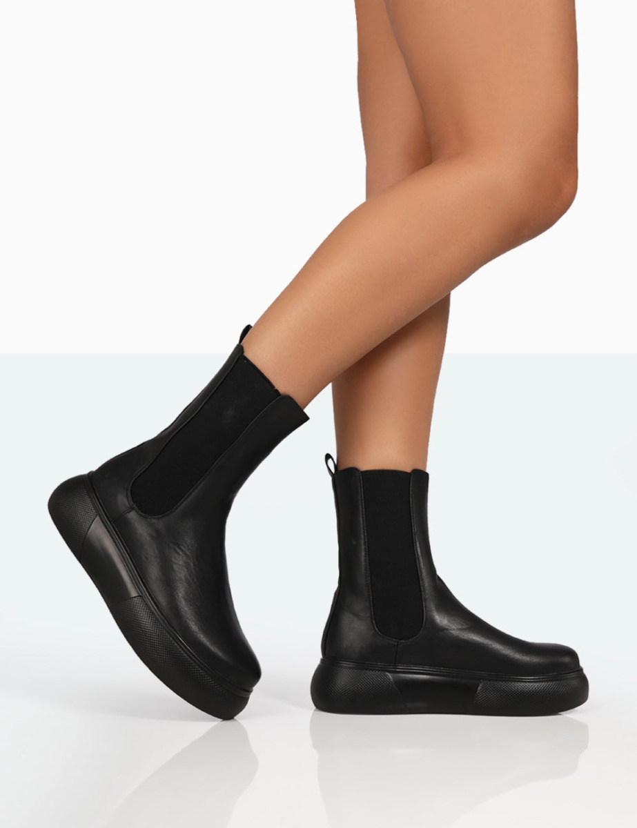 Chelsea Boots in Black - Public Desire Woman - Public Desire GOOFASH