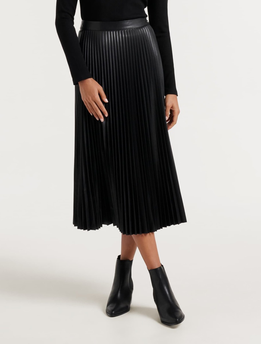 Ever New Womens Pleated Skirt in Black GOOFASH