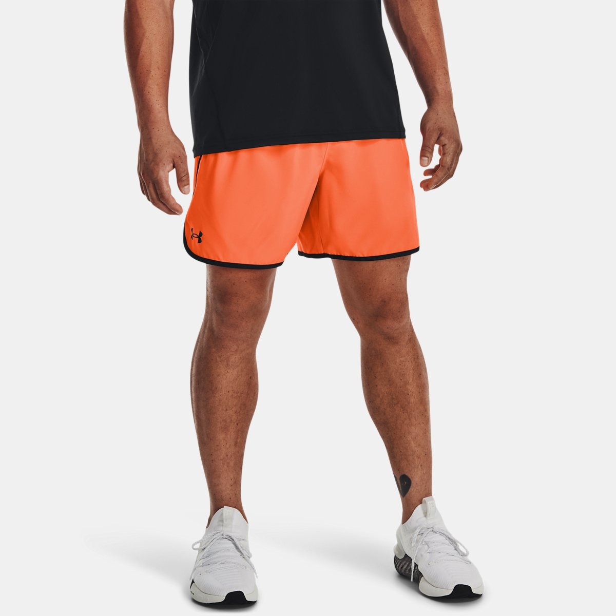 Gents Orange Shorts Under Armour GOOFASH