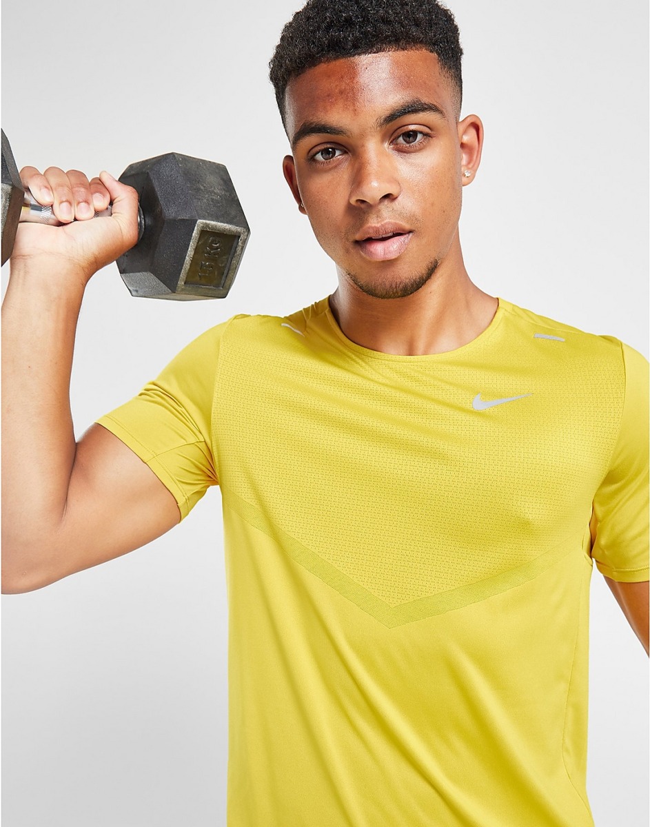 JD Sports - Gent Yellow T-Shirt from Nike GOOFASH