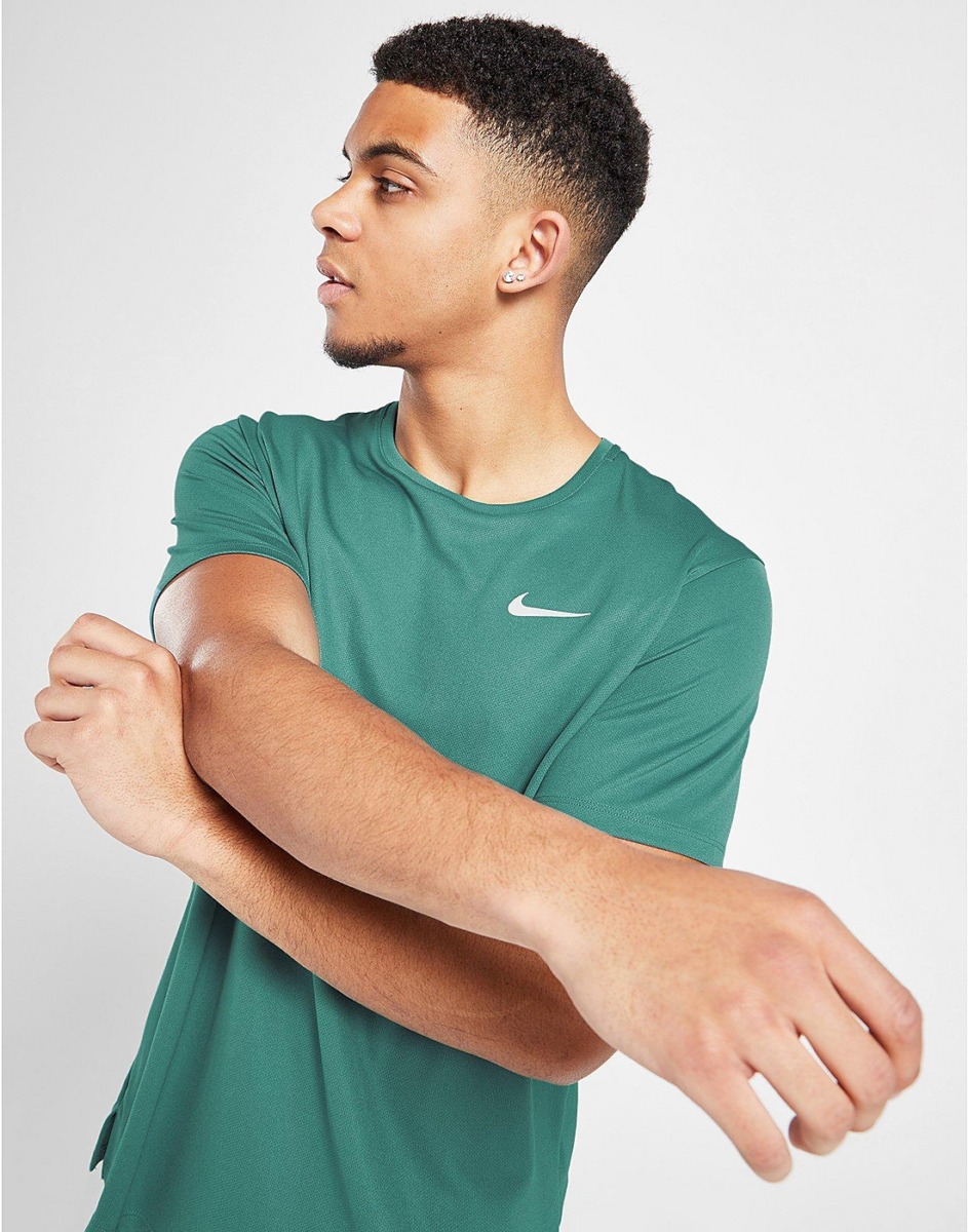 JD Sports T-Shirt Green for Men from Nike GOOFASH