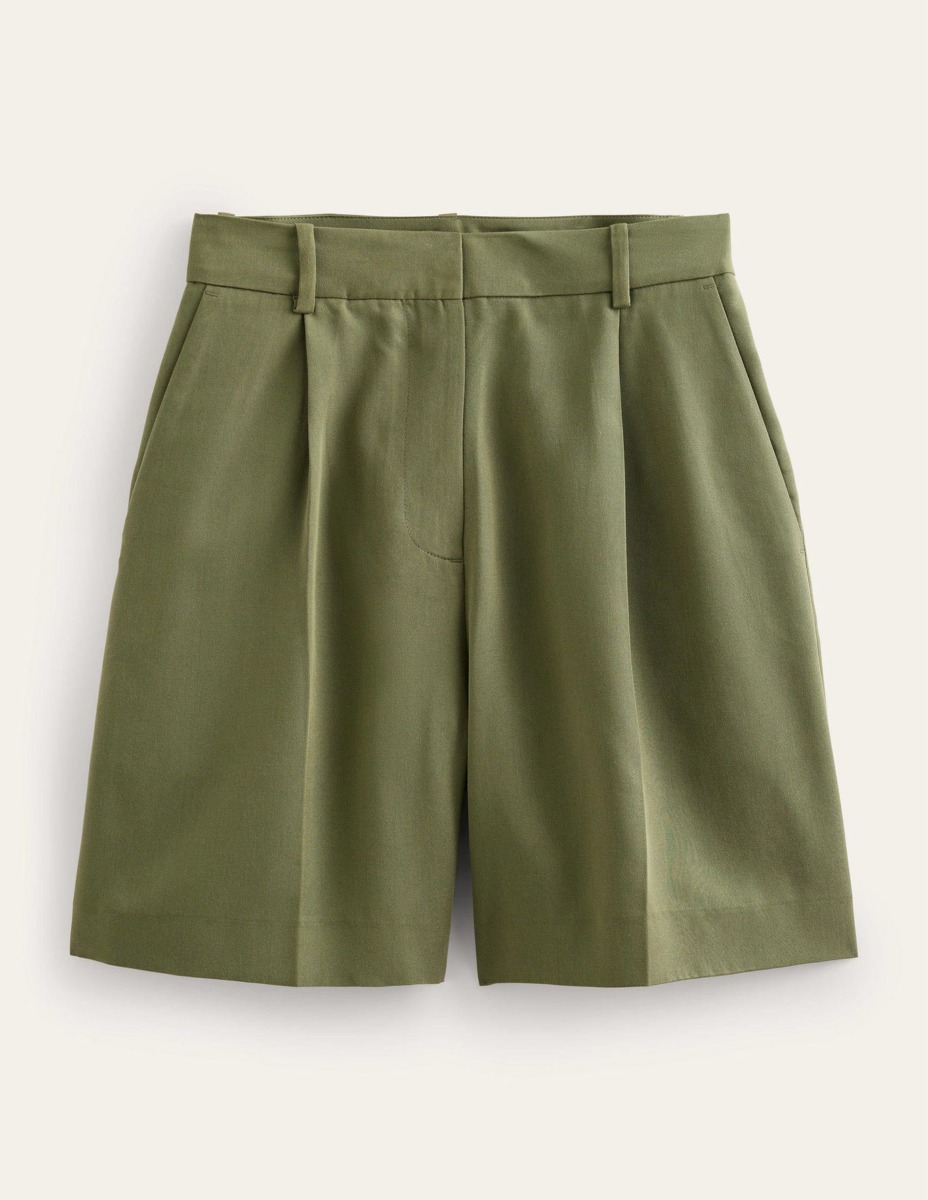 Ladies Shorts in Khaki - Boden GOOFASH