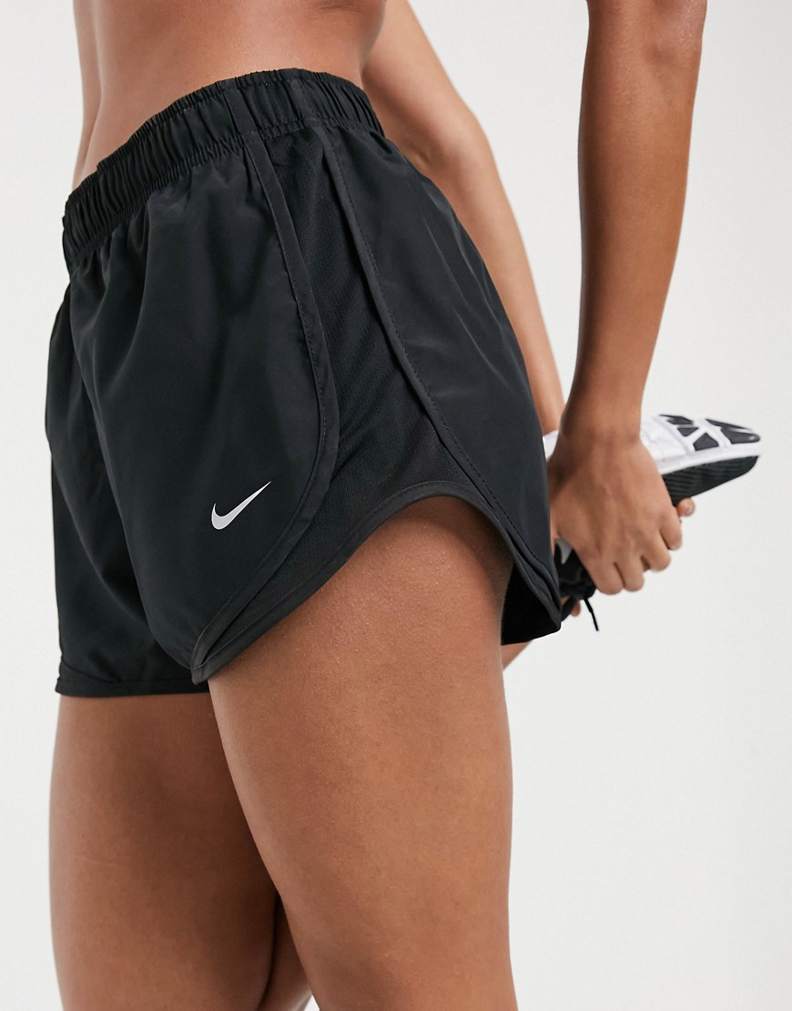 Lady Black Shorts Nike - Asos GOOFASH
