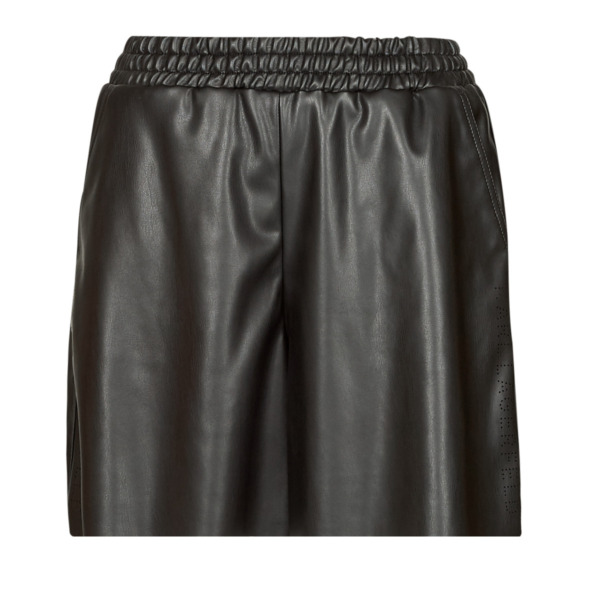 Leather Shorts in Black at Spartoo GOOFASH