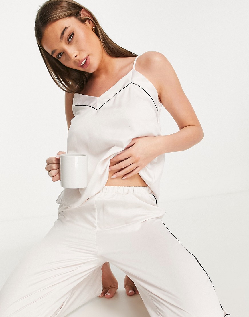 Loungeable - Lady Cami White from Asos GOOFASH