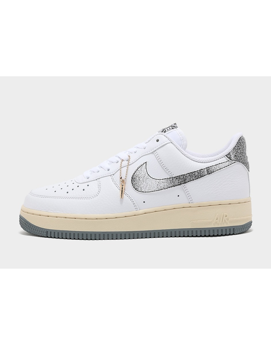 Nike Gent Air Force in White by JD Sports GOOFASH