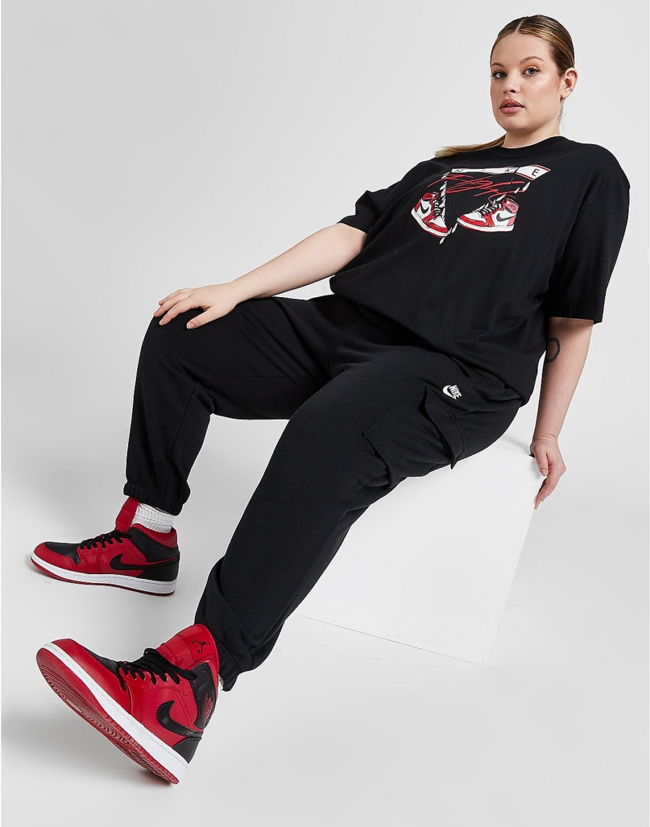 Nike - Lady Joggers in Black by JD Sports GOOFASH