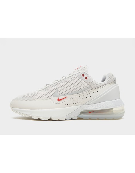 Nike Man Air Max in White by JD Sports GOOFASH