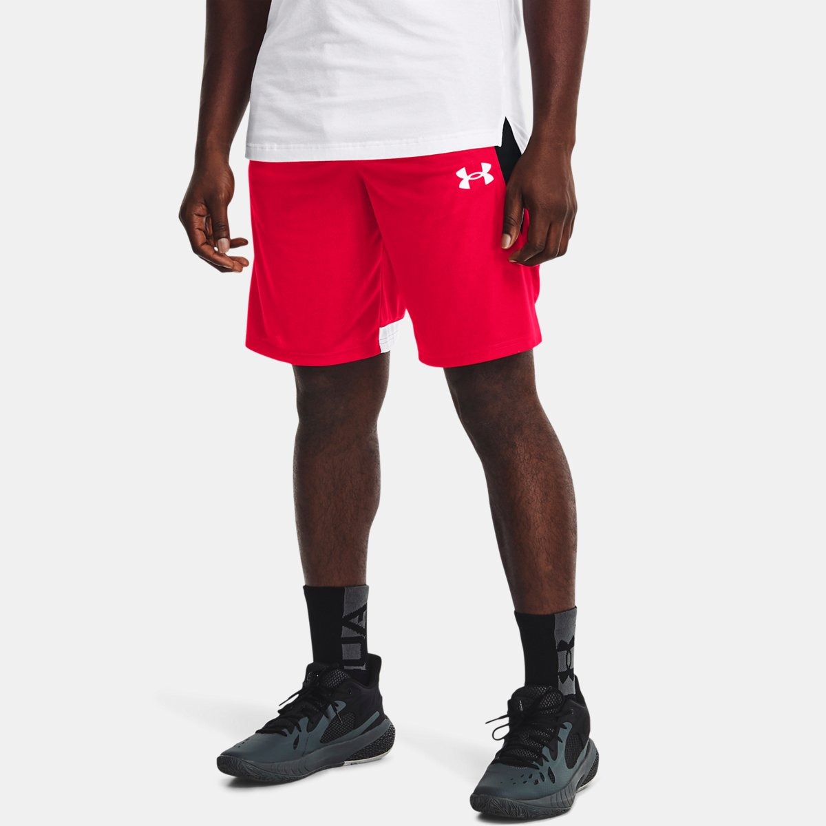 Red Shorts Under Armour Gents GOOFASH