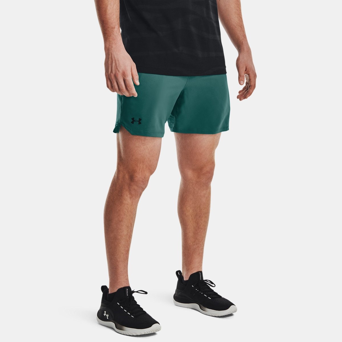 Under Armour - Men's Green Shorts GOOFASH