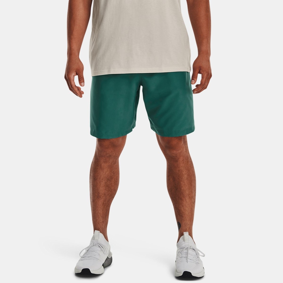 Under Armour - Shorts in Green for Man GOOFASH