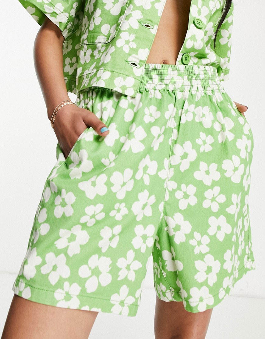 Women Shorts Green Asos - Topshop GOOFASH
