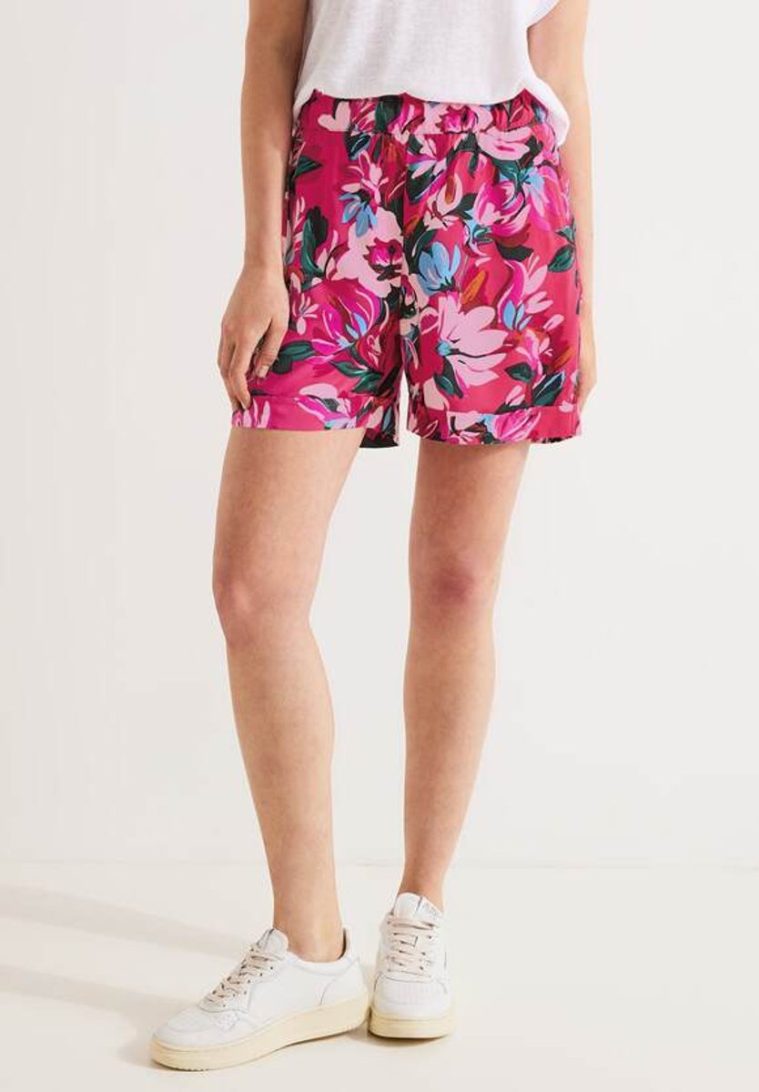 Womens Shorts in Pink Street One GOOFASH