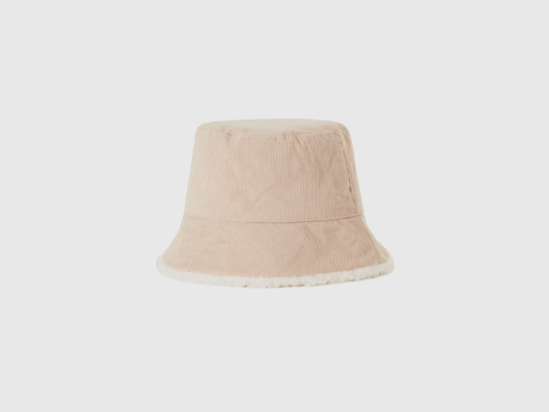 Benetton Woman Hat in White by United Colors of Benetton GOOFASH