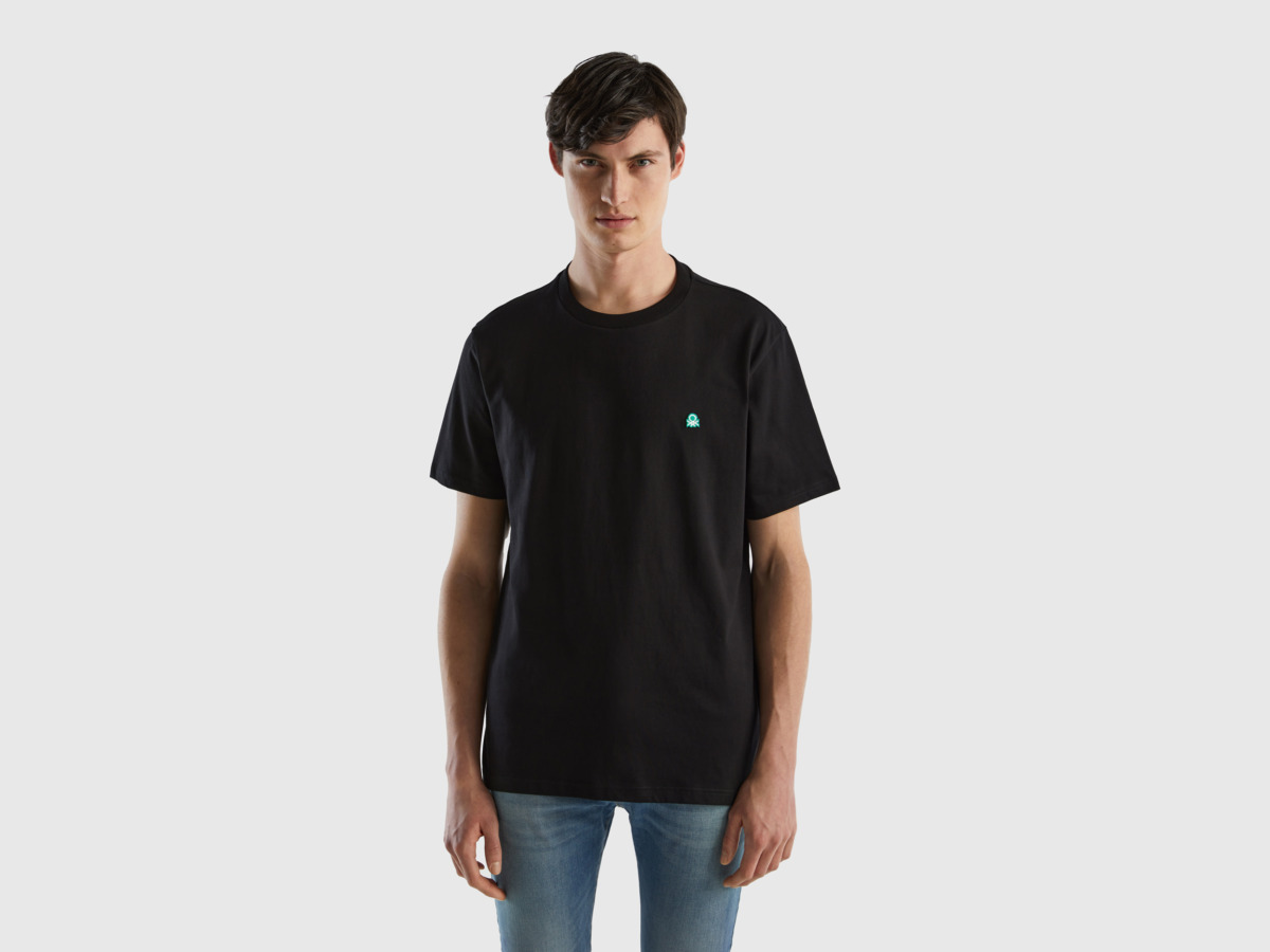 Man T-Shirt Black from Benetton GOOFASH