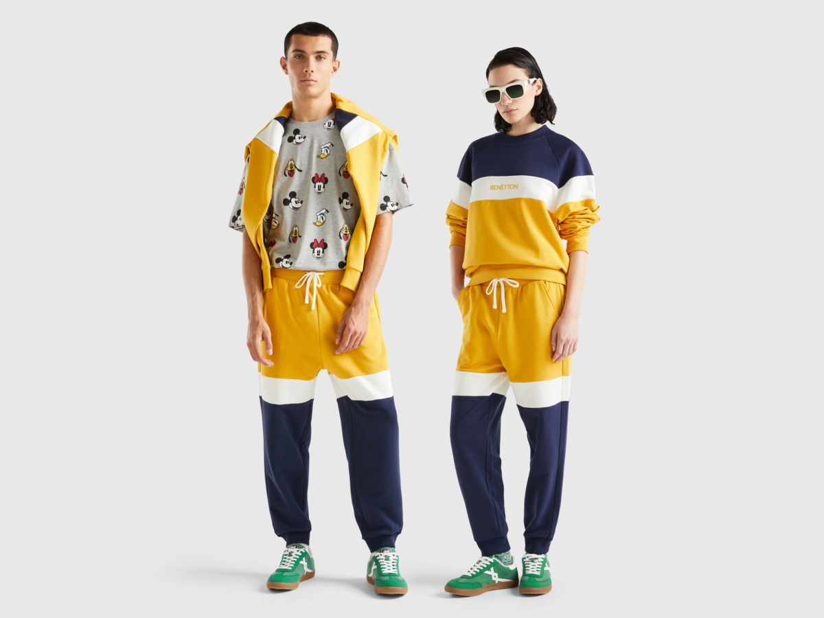 United Colors of Benetton - Gent Joggers in Yellow from Benetton GOOFASH