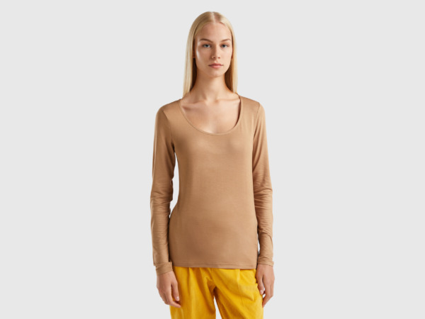 United Colors of Benetton Lady T-Shirt in Camel Benetton GOOFASH