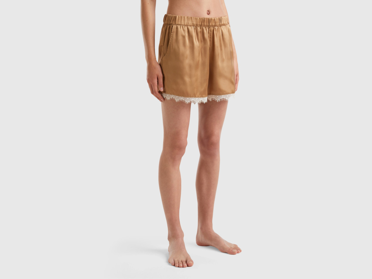 Woman Shorts in Camel from Benetton GOOFASH