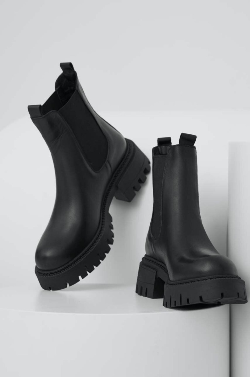Answear Lab - Women's Boots in Black at Answear GOOFASH