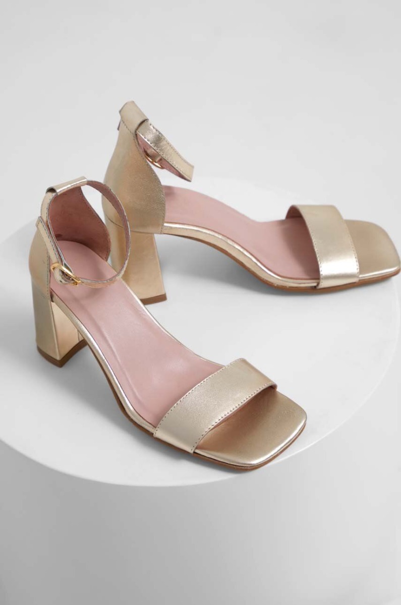 Answear - Sandals in Gold for Women by Answear Lab GOOFASH