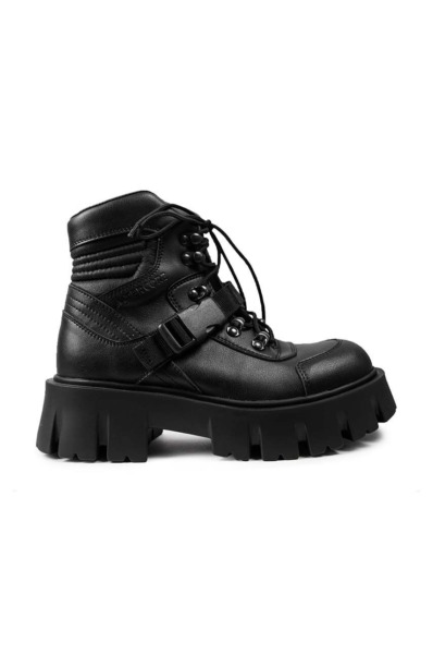 Answear Women Boots in Black by Altercore GOOFASH