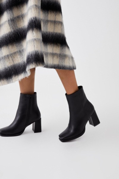 Black Ankle Boots from Dorothy Perkins GOOFASH
