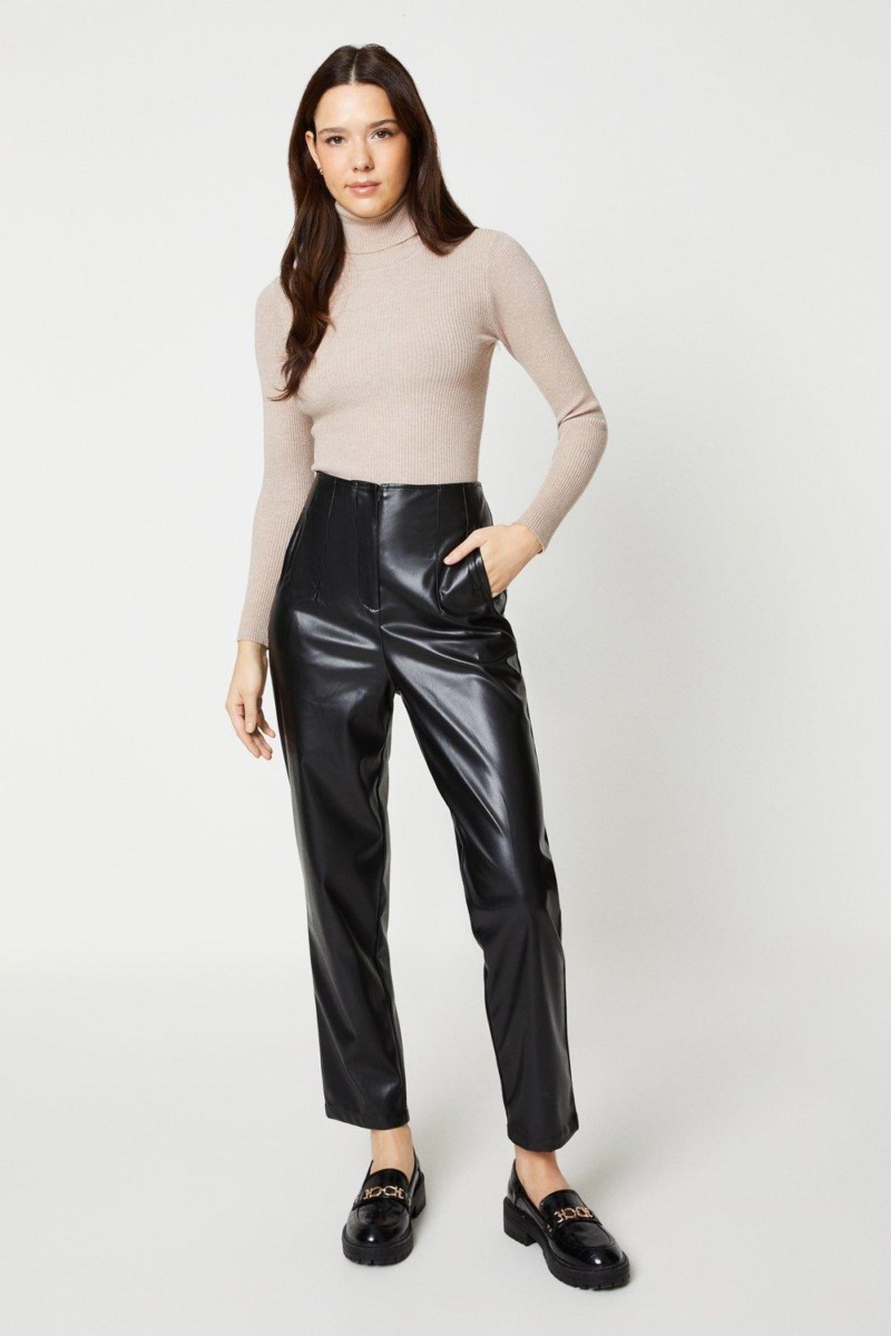 Trousers in Black at Dorothy Perkins GOOFASH