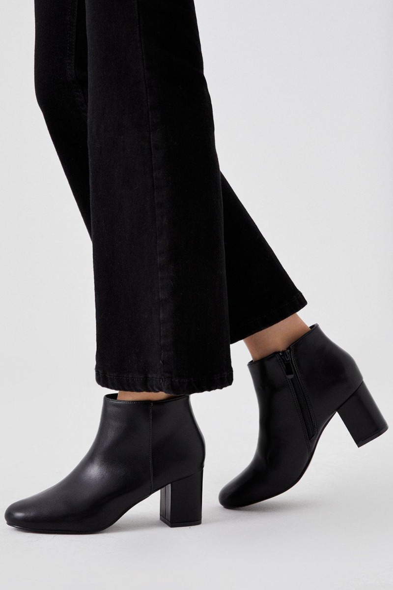 Woman Black Ankle Boots from Dorothy Perkins GOOFASH