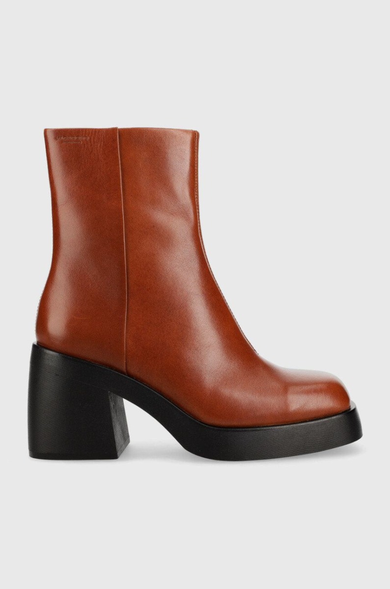 Woman Boots in Brown from Answear GOOFASH