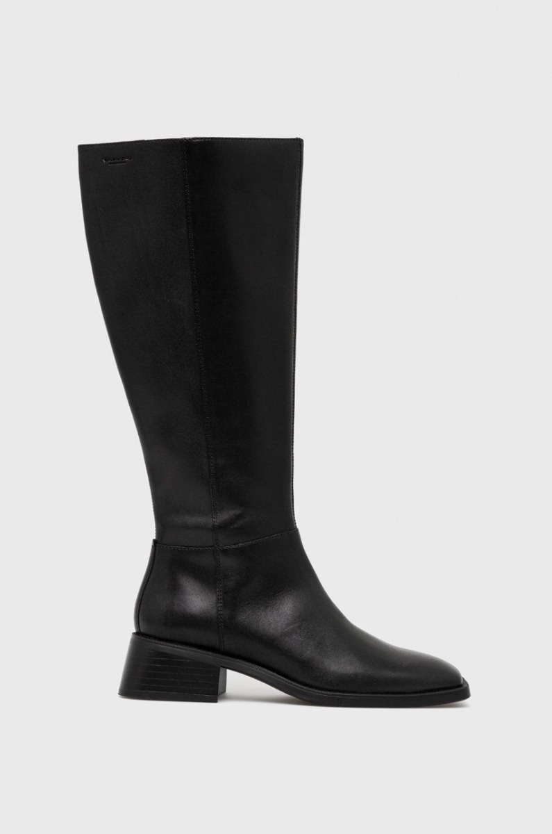 Women Boots in Black Answear GOOFASH