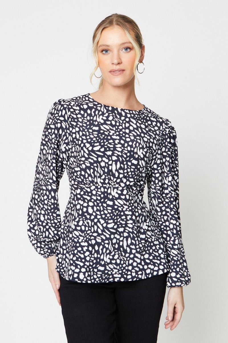 Womens Animal Blouse by Dorothy Perkins GOOFASH