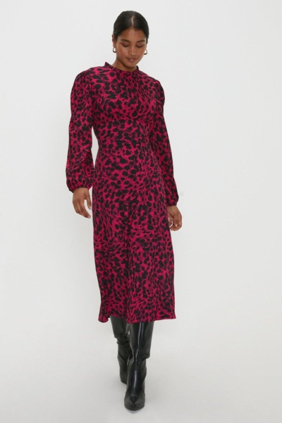 Womens Midi Dress in Pink by Dorothy Perkins GOOFASH