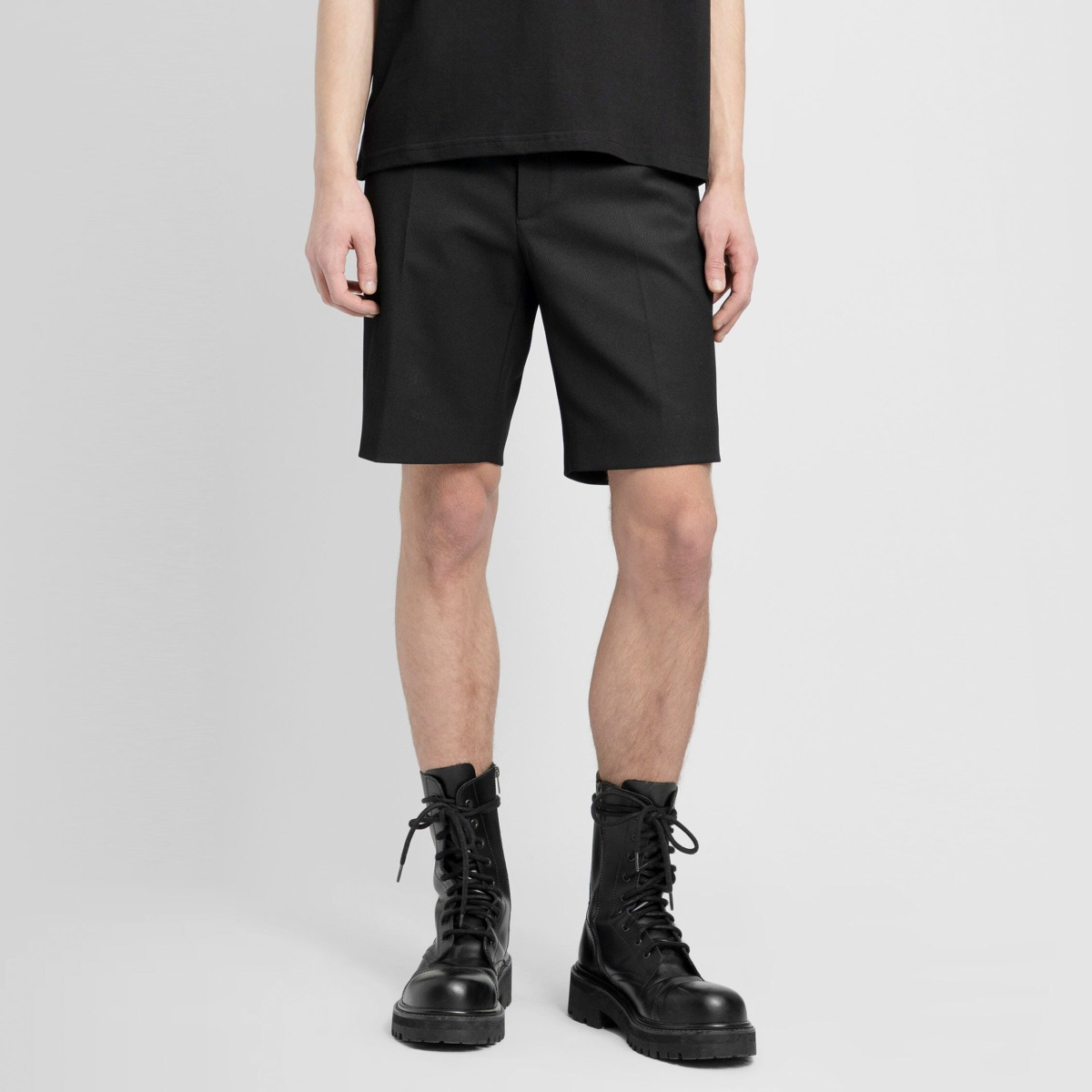 Antonioli Men's Shorts Black Misbhv GOOFASH