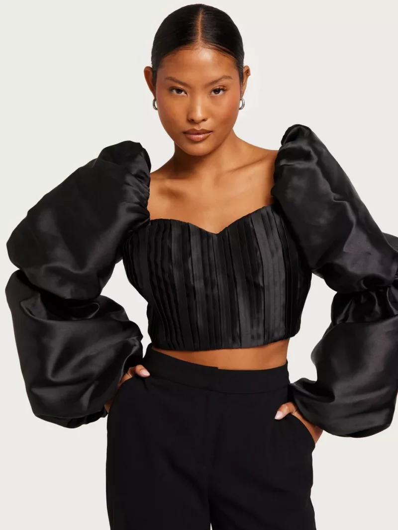 Black Blouse Nelly by Malina Ladies GOOFASH