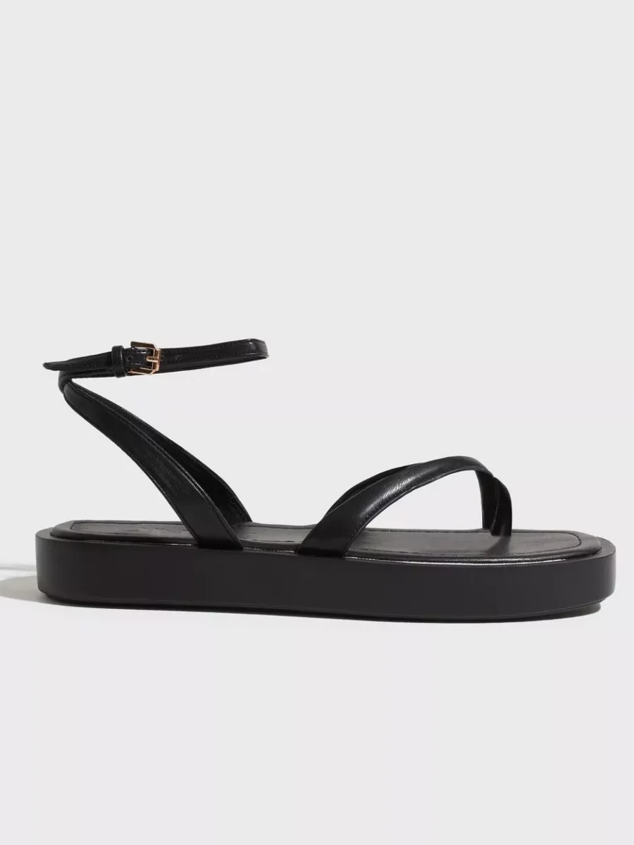 Black Sandals for Woman at Nelly GOOFASH