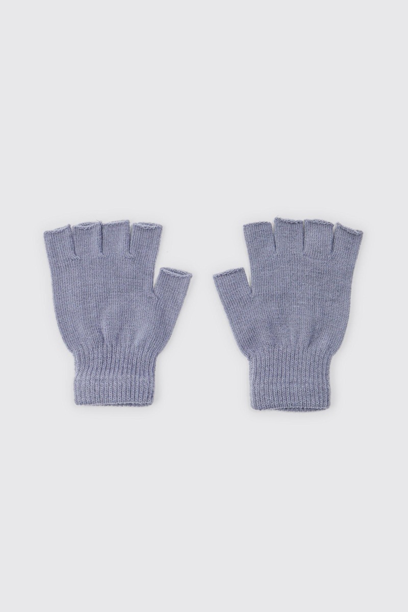 Boohoo Lady Fingerless Gloves in Grey GOOFASH